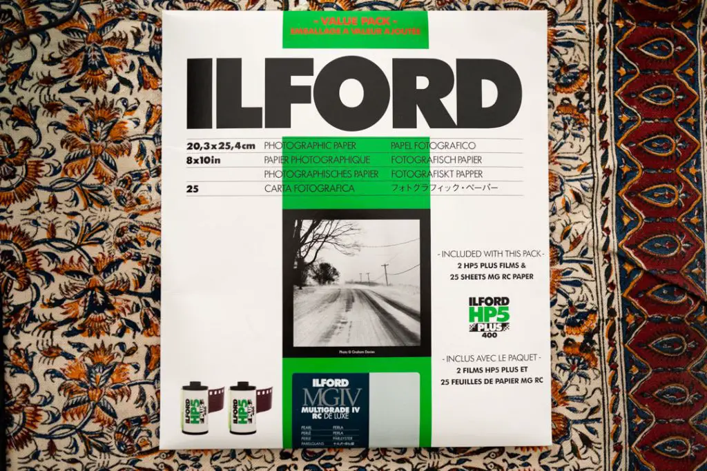 A photo of Ilford pearl photo paper packaging