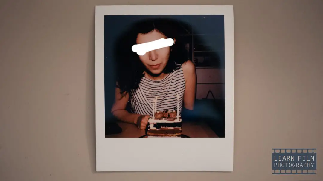A Polaroid image taken using the MiNT Flashbar II